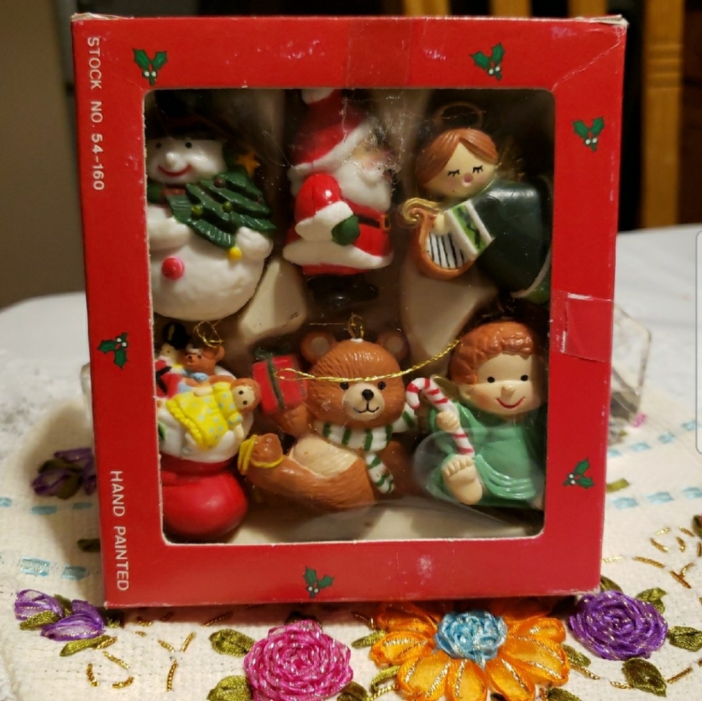 CHRISTMAS TRADITION Resin Mini Ornaments (6)